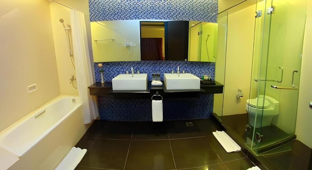 Grand Basko Hotel Padang  Eksteriør bilde